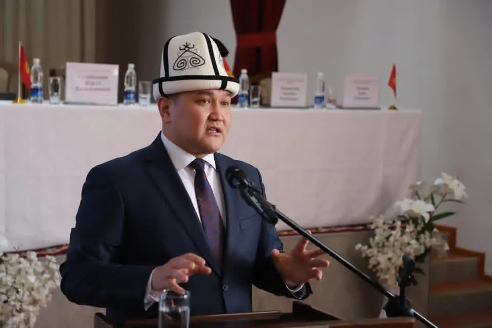 2026-жылдын 10-февралында Чолпонбай айыл өкмөтүндө Кыргыз Республикасынын Президентинин Талас облусундагы ыйгарым укуктуу өкүлү Джумаев Эрмат Джумаевичтин жергиликтүү тургундар менен ачык форматтагы элдик жыйын болуп өттү.